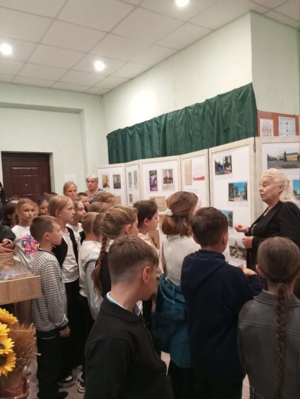 С 12 по 23 сентября в МБУ «Приазовский краеведческий музей» экспонировалась выставка, посвященная освобождению Приазовского края от немецко-фашистских захватчиков