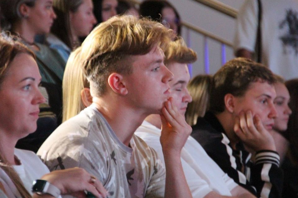 Третий международный фестиваль «Кино на службе Отечеству» открылся в Мелитополе Третий международный фестиваль «Кино на службе Отечеству» открылся в Мелитополе