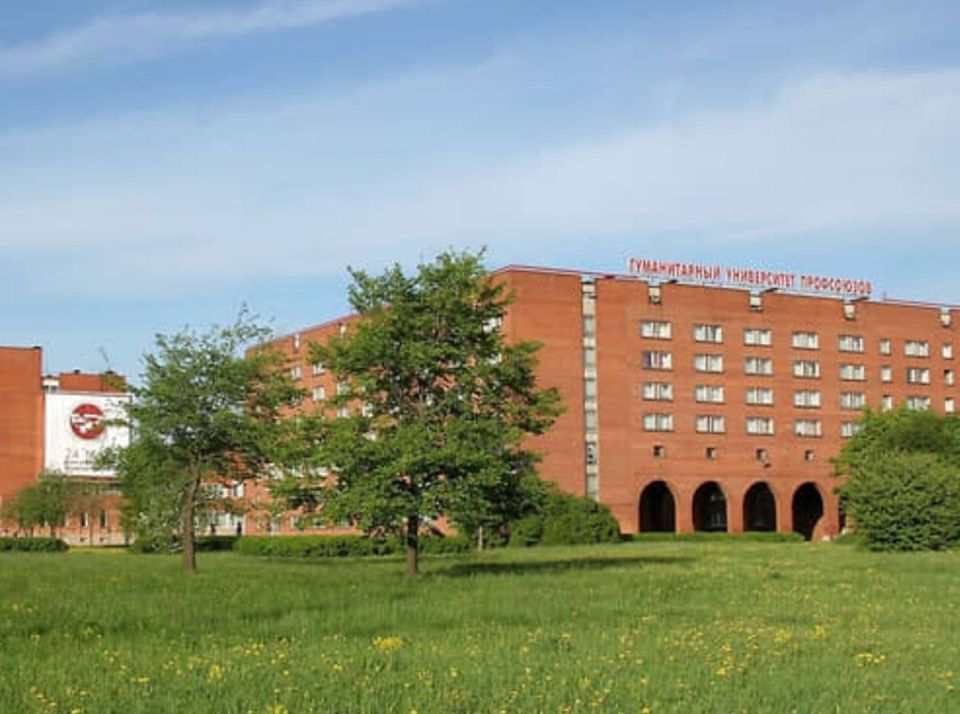 Генпрокуратура РФ подала иск в Арбитражный суд Петербурга и Ленобласти о возврате государству имущества Санкт-Петербургского гуманитарного университета профсоюзов (СПбГУП), ректором которого является Александр Запесоцкий