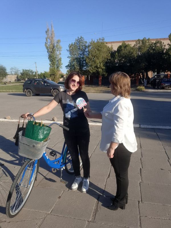 В рамках празднования Дня воссоединения Донецкой Народной Республики, Луганской Народной Республики, Запорожской и Херсонской областей с Российской Федерацией сотрудники Волчанского СК и Волчанской библиотеки провели ... В рамках празднования Дня воссоединения Донецкой Народной Республики, Луганской Народной Республики, Запорожской и Херсонской областей с Российской Федерацией сотрудники Волчанского СК и Волчанской библиотеки провели ...