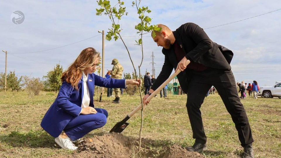 Алёна Трокай: Аллея Единства: традиция, которая будет расти вместе с нами Алёна Трокай: Аллея Единства: традиция, которая будет расти вместе с нами