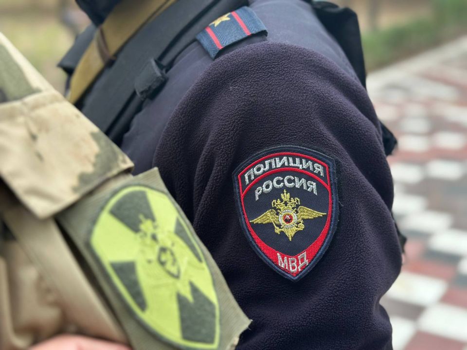 Сотрудники полиции Запорожской области и Росгвардии обеспечили безопасность мероприятий, посвященных Дню воссоединения ДНР, ЛНР, Запорожской и Херсонской областей с Россией