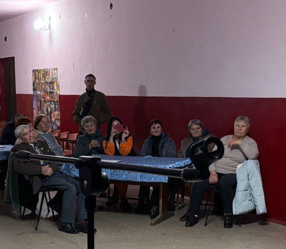 В Атманайском доме культуры прошел атмосферный караоке-вечер «По волнам ретро эфира» для людей старшего поколения В Атманайском доме культуры прошел атмосферный караоке-вечер «По волнам ретро эфира» для людей старшего поколения