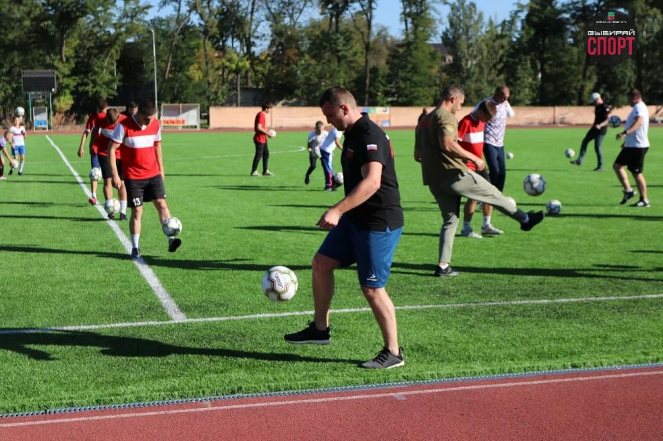 Константин Зайцев: Сертификат об установлении рекорда России «Самое массовое одновременное набивание мяча ногами (чеканка мяча)» уже в Запорожской области Константин Зайцев: Сертификат об установлении рекорда России «Самое массовое одновременное набивание мяча ногами (чеканка мяча)» уже в Запорожской области