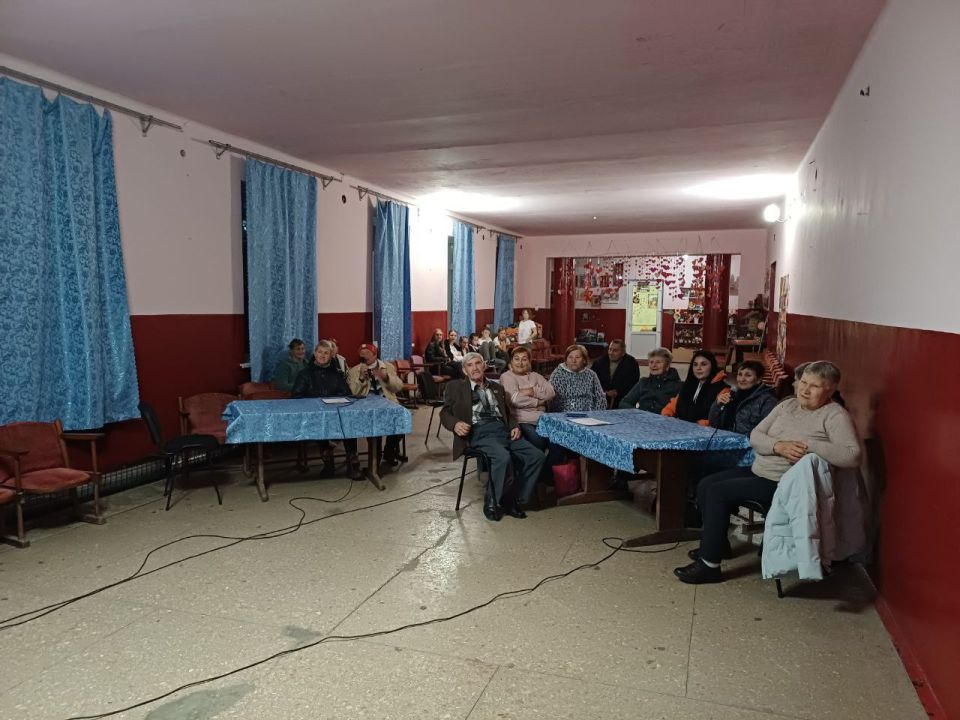 В Атманайском доме культуры прошел атмосферный караоке-вечер «По волнам ретро эфира» для людей старшего поколения В Атманайском доме культуры прошел атмосферный караоке-вечер «По волнам ретро эфира» для людей старшего поколения