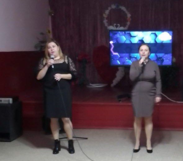 В Атманайском доме культуры прошел атмосферный караоке-вечер «По волнам ретро эфира» для людей старшего поколения В Атманайском доме культуры прошел атмосферный караоке-вечер «По волнам ретро эфира» для людей старшего поколения