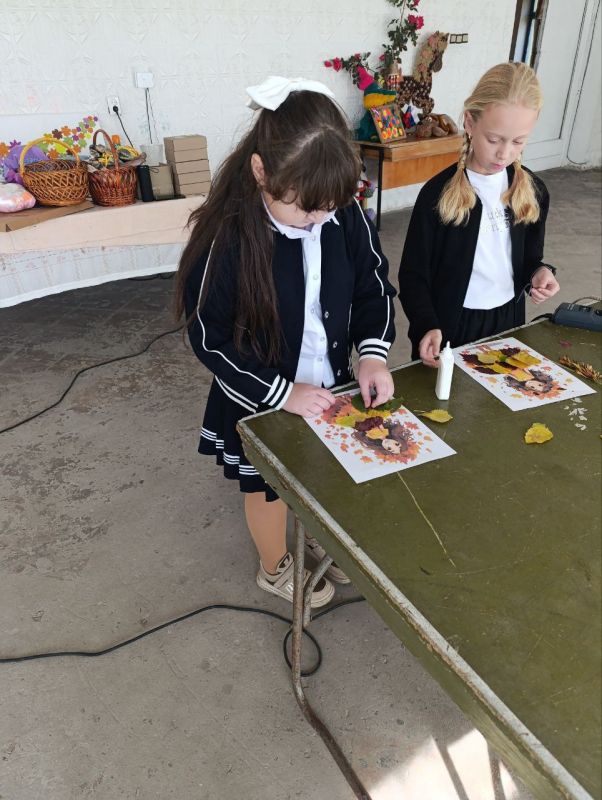 В Чернозёмненском СДК МКУ "Акимовская ЦКС" для ребят проведено интересное занятие на кружке рукоделия В Чернозёмненском СДК МКУ "Акимовская ЦКС" для ребят проведено интересное занятие на кружке рукоделия