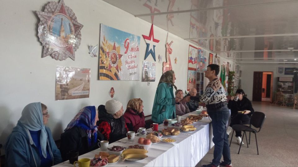 Работники Ботиевского сельского дома культуры вместе с заведующей Ботиевской библиотеки Федоренко В.В. провели праздничное мероприятие, приуроченное ко Дню пожилого человека, приглашенными гостями которого стали наши... Работники Ботиевского сельского дома культуры вместе с заведующей Ботиевской библиотеки Федоренко В.В. провели праздничное мероприятие, приуроченное ко Дню пожилого человека, приглашенными гостями которого стали наши...