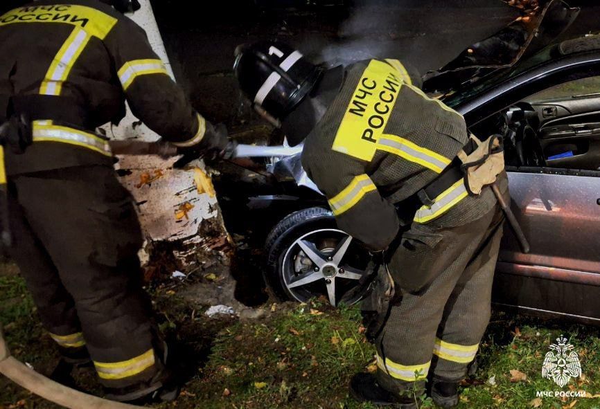 В Мелитополе загорелся легковой автомобиль в результате ДТП В Мелитополе загорелся легковой автомобиль в результате ДТП