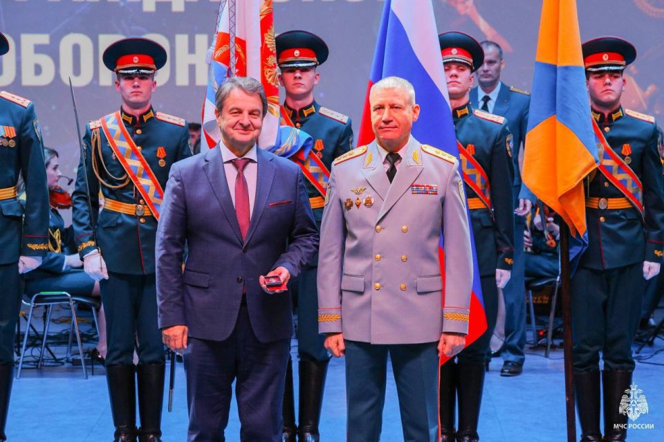 Праздничный концерт ко Дню гражданской обороны Праздничный концерт ко Дню гражданской обороны