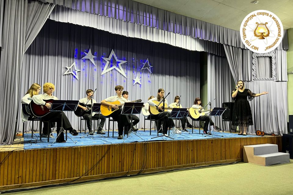 В Энергодаре открылся ансамбль гитаристов «Аккорд» В Энергодаре открылся ансамбль гитаристов «Аккорд»