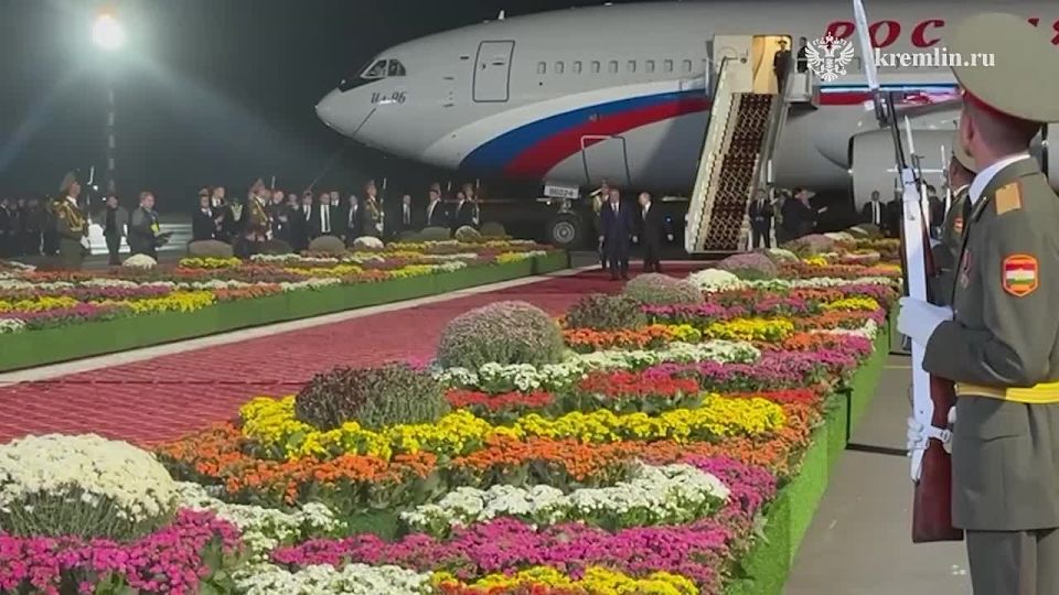 Путин прибыл в Таджикистан с трехдневным визитом