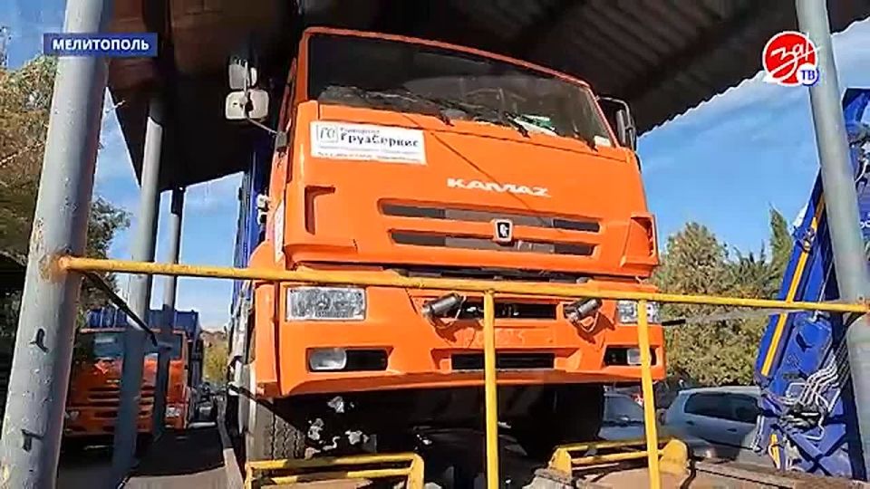 Предприятию «ЭкологияРесурс» передали новые автомобили на базе КАМАЗа