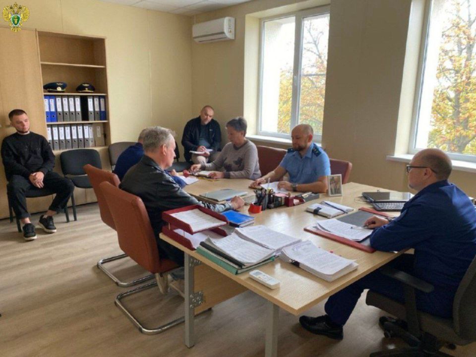 0™™™ Под председательством заместителя прокурора Приазовского района в надзорном ведомстве проведено оперативное совещание по вопросу подготовки объектов жилищно-коммунального хозяйства и социальной сферы к предстоящему... 0™™™ Под председательством заместителя прокурора Приазовского района в надзорном ведомстве проведено оперативное совещание по вопросу подготовки объектов жилищно-коммунального хозяйства и социальной сферы к предстоящему...