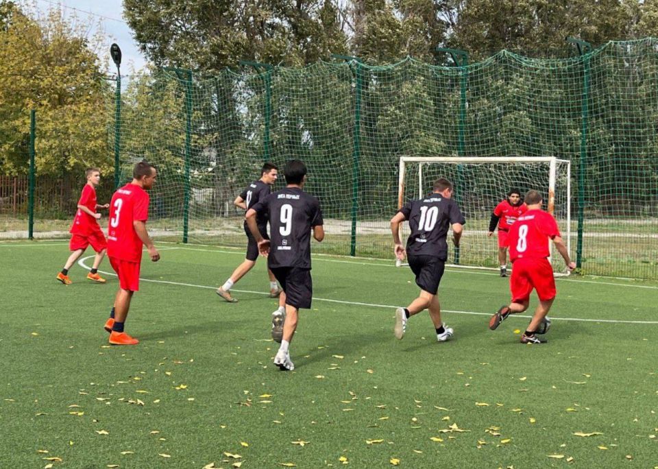   2025.    -       ,  80-    . 