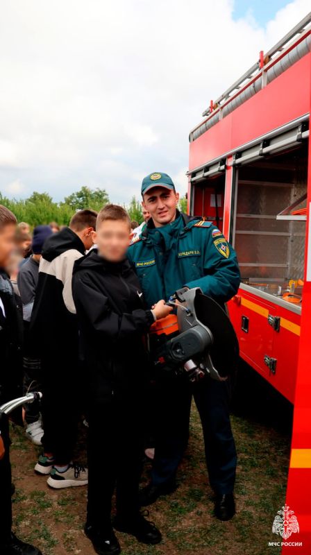 Знания – лучшая защита. В преддверии Дня гражданской обороны специалисты подразделений Главного управления МЧС России по Запорожской области провели открытые уроки в образовательных организациях региона Знания – лучшая защита. В преддверии Дня гражданской обороны специалисты подразделений Главного управления МЧС России по Запорожской области провели открытые уроки в образовательных организациях региона