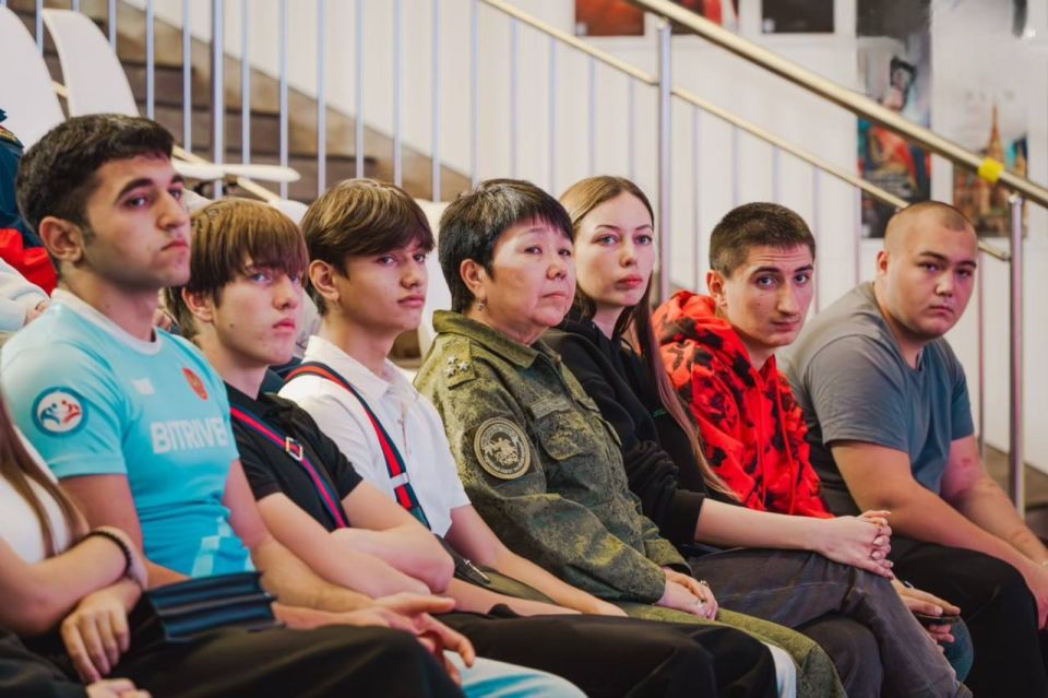 Сотрудники регионального управления СК России организовали для учащихся ведомственного кадетского класса участие в мероприятии «Россия сквозь века» Сотрудники регионального управления СК России организовали для учащихся ведомственного кадетского класса участие в мероприятии «Россия сквозь века»