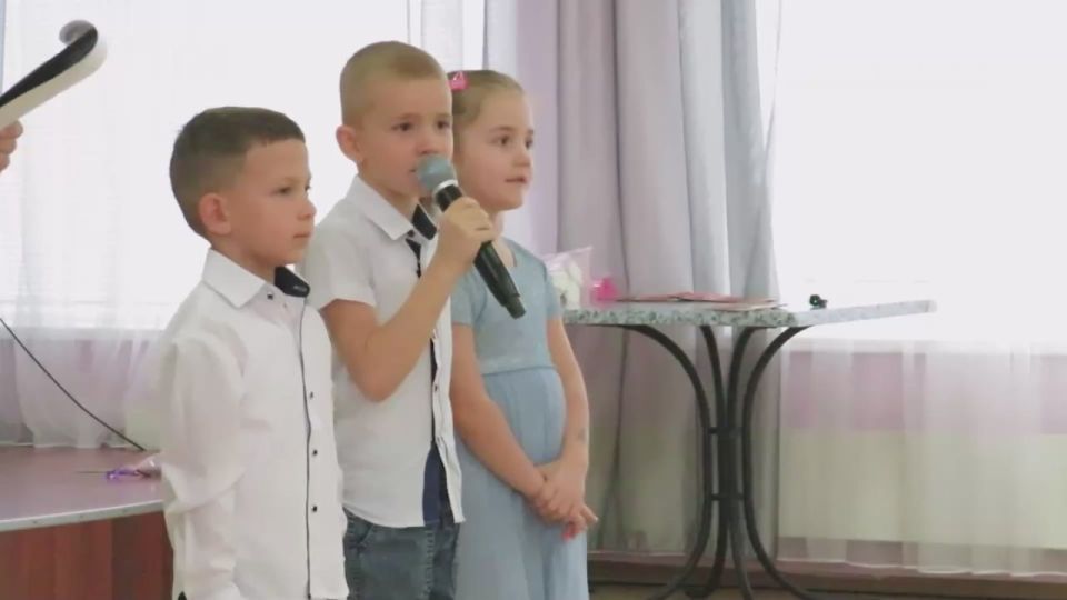 Показываем, как поздравляли энергодарских педагогов дополнительного образования с их профессиональным днем