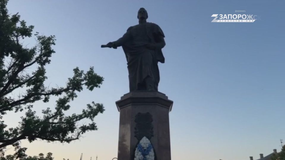 Знакомьтесь: граф Михаил Воронцов! Местные считают его отцом-основателем города Бердянска