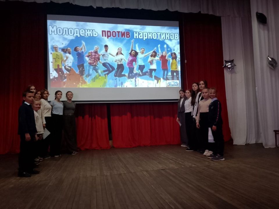 Сотрудники Волчанского СК провели Антинаркотическую акцию «Молодёжь против наркотиков»