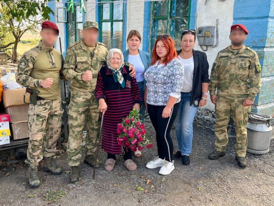 Участвующие в СВО росгвардейцы оказали адресную помощь старшему поколению Участвующие в СВО росгвардейцы оказали адресную помощь старшему поколению