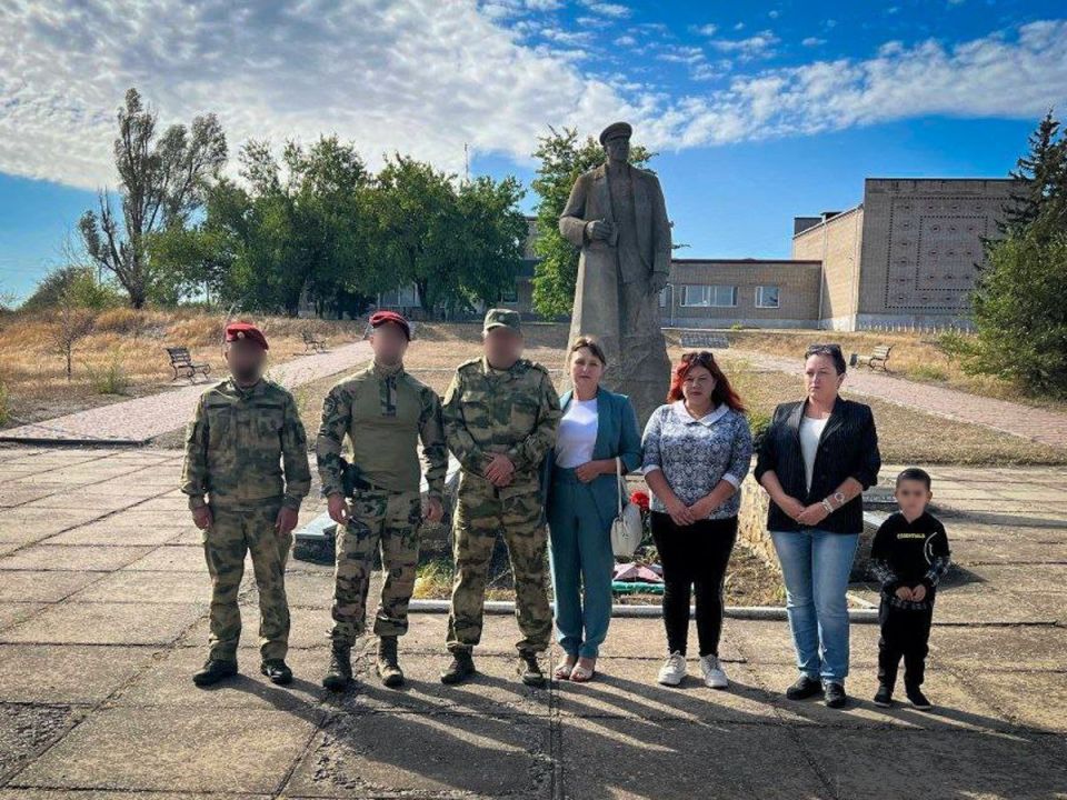 Участвующие в СВО росгвардейцы оказали адресную помощь старшему поколению Участвующие в СВО росгвардейцы оказали адресную помощь старшему поколению