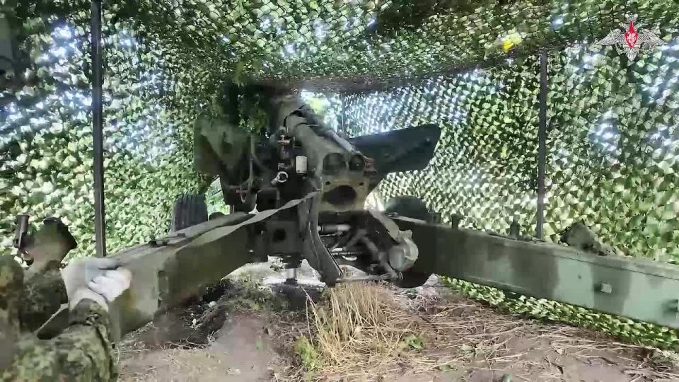 Минобороны России: 00:00 Расчеты самоходных гаубиц «Гвоздика» группировки войск «Север» уничтожили опорные пункты, пункты управления БПЛА, боевую технику и пехоту ВСУ на Харьковском направлении