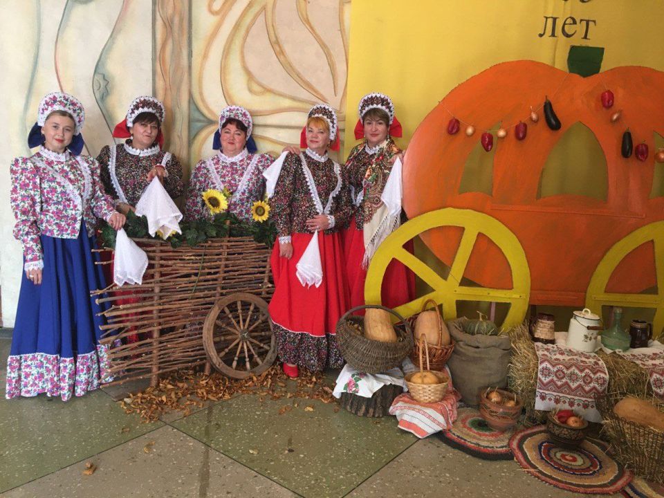 14 октября коллективы Надеждинского сельского Дома культуры приняли участие в концерте,посвящённом Дню Приазовского района 14 октября коллективы Надеждинского сельского Дома культуры приняли участие в концерте,посвящённом Дню Приазовского района