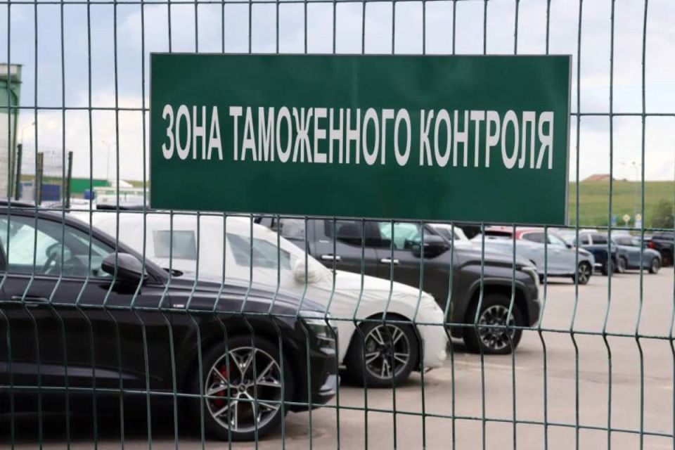Суд обязал оплатить таможенные платежи на миллион рублей за нарушение сроков временного ввоза автомобиля в РФ