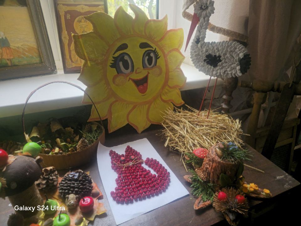 В фойе Надеждинского Дома культуры расположилась выставка поделок из природного материала " Диво-Дивное, Чудо-чудное" В фойе Надеждинского Дома культуры расположилась выставка поделок из природного материала " Диво-Дивное, Чудо-чудное"