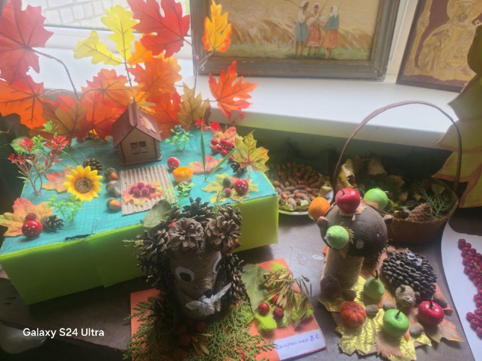 В фойе Надеждинского Дома культуры расположилась выставка поделок из природного материала " Диво-Дивное, Чудо-чудное" В фойе Надеждинского Дома культуры расположилась выставка поделок из природного материала " Диво-Дивное, Чудо-чудное"