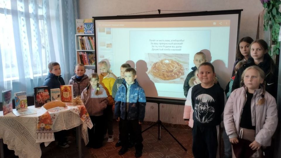 Познавательная беседа "Славный урожай-вкусный каравай" Познавательная беседа "Славный урожай-вкусный каравай"