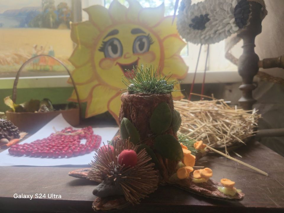 В фойе Надеждинского Дома культуры расположилась выставка поделок из природного материала " Диво-Дивное, Чудо-чудное" В фойе Надеждинского Дома культуры расположилась выставка поделок из природного материала " Диво-Дивное, Чудо-чудное"