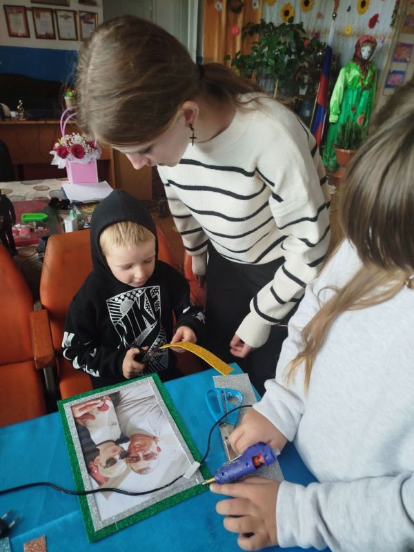 В СК.с Солёное организован интересный мастер-класс, посвященный Дню отца В СК.с Солёное организован интересный мастер-класс, посвященный Дню отца