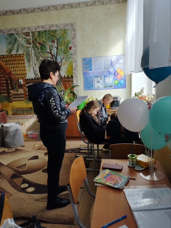 День хлеба - это отличный повод рассказать детям о ценности хлеба, научить бережному отношению к нему и рассказать о людях, которые помогают нам его получить День хлеба - это отличный повод рассказать детям о ценности хлеба, научить бережному отношению к нему и рассказать о людях, которые помогают нам его получить