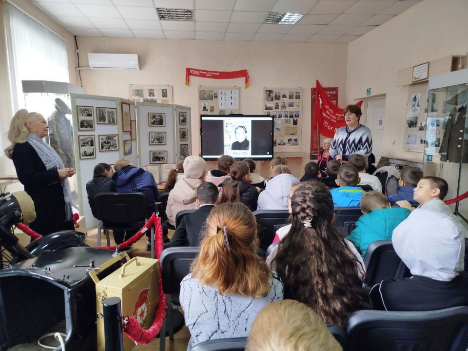 Ежегодно в третье воскресенье октября в нашей стране празднуется День отца Ежегодно в третье воскресенье октября в нашей стране празднуется День отца