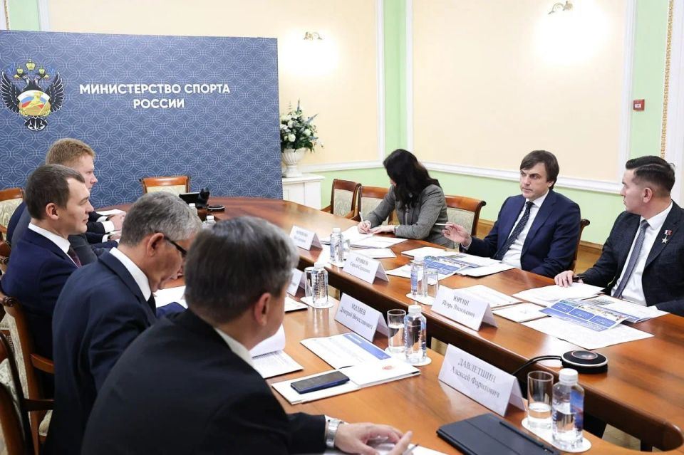 Новые дисциплины на уроках физкультуры и единую школьную лигу обсудили министры спорта и просвещения Новые дисциплины на уроках физкультуры и единую школьную лигу обсудили министры спорта и просвещения