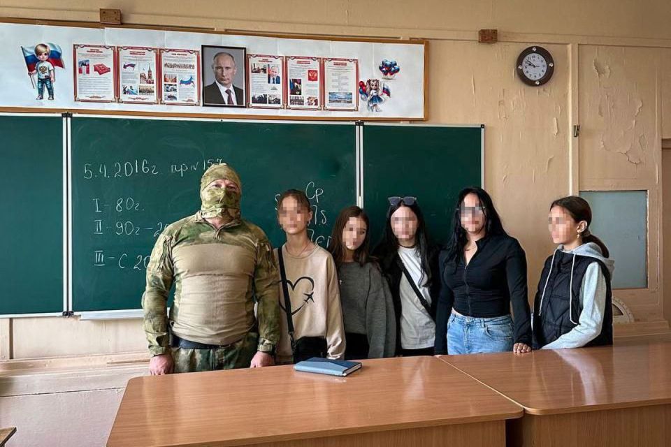 Росгвардейцы провели уроки мужества для школьников Запорожской и Херсонской областей