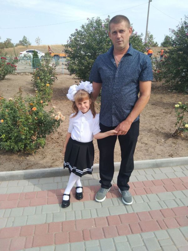 В рамках празднования Дня отца в Ботиевской библиотеке состоялась увлекательная онлайн-фотоакция «Папа рядом — счастье в кадре!» В рамках празднования Дня отца в Ботиевской библиотеке состоялась увлекательная онлайн-фотоакция «Папа рядом — счастье в кадре!»