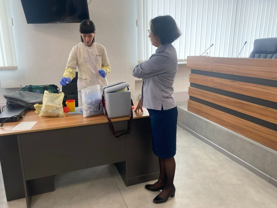 В УФСИН России по Запорожской области началась прививочная кампания против гриппа среди сотрудников В УФСИН России по Запорожской области началась прививочная кампания против гриппа среди сотрудников