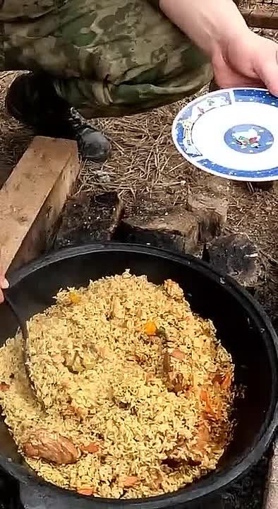 Заряд фронтового плова объединяющего бойцов всех вероисповеданий и национальностей