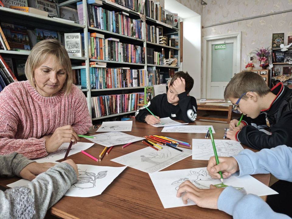 "Паутина коррупции". Атманайский СДК совместно с сельской библиотекой и школой №28 провели конкурс рисунков "Паутина коррупции". Цель этого мероприятия - возможность выразить своё мнение и эмоциональное отношение к такой... "Паутина коррупции". Атманайский СДК совместно с сельской библиотекой и школой №28 провели конкурс рисунков "Паутина коррупции". Цель этого мероприятия - возможность выразить своё мнение и эмоциональное отношение к такой...