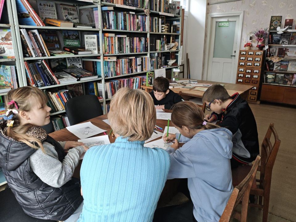 "Паутина коррупции". Атманайский СДК совместно с сельской библиотекой и школой №28 провели конкурс рисунков "Паутина коррупции". Цель этого мероприятия - возможность выразить своё мнение и эмоциональное отношение к такой... "Паутина коррупции". Атманайский СДК совместно с сельской библиотекой и школой №28 провели конкурс рисунков "Паутина коррупции". Цель этого мероприятия - возможность выразить своё мнение и эмоциональное отношение к такой...