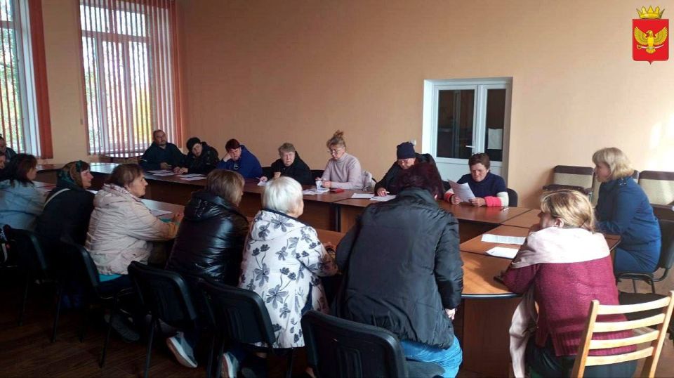 17 октября в малом зале администрации Приморского муниципального округа состоялось рабочее совещание, посвященное защите прав и имущественных интересов детей, оставшихся без попечения родителей