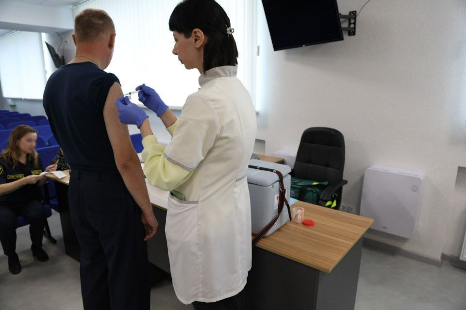 В УФСИН России по Запорожской области началась прививочная кампания против гриппа среди сотрудников В УФСИН России по Запорожской области началась прививочная кампания против гриппа среди сотрудников