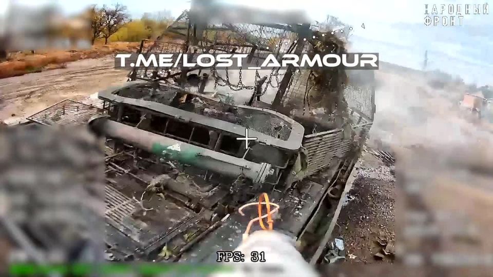 Добивание подбитого украинского Т-72АВ при помощи дрона "КВН" в районе н.п. Малая Токмачка на Ореховском направлении в Запорожской области