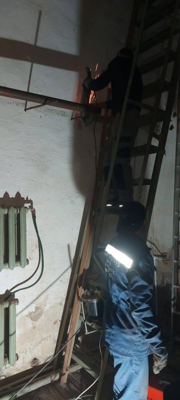 Шефы из Дагестана заменили трубопровод в Доме культуры пгт Михайловка