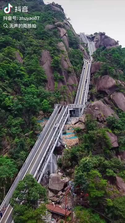Доброе утро, Мелитополь!. В Китае запустили эскалатор длиной 1,2 км, ведущий прямо на вершину горы Линшань в провинции Цзянсу