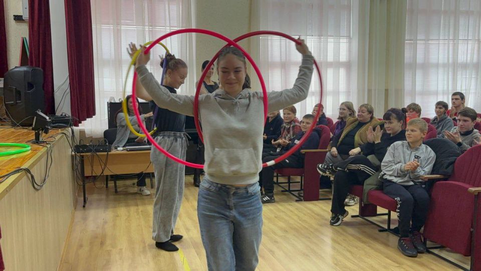 Областной центр искусств и народного творчества начал продуктивное сотрудничество с Мелитопольской специальной общеобразовательной школой-интернатом «Гармония» Областной центр искусств и народного творчества начал продуктивное сотрудничество с Мелитопольской специальной общеобразовательной школой-интернатом «Гармония»