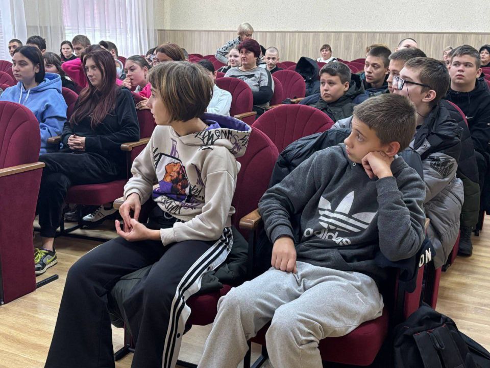 Областной центр искусств и народного творчества начал продуктивное сотрудничество с Мелитопольской специальной общеобразовательной школой-интернатом «Гармония» Областной центр искусств и народного творчества начал продуктивное сотрудничество с Мелитопольской специальной общеобразовательной школой-интернатом «Гармония»